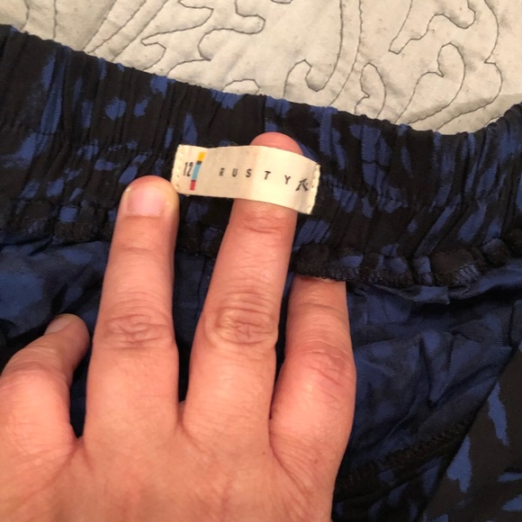 Rusty shorts - Picture 2 of 3